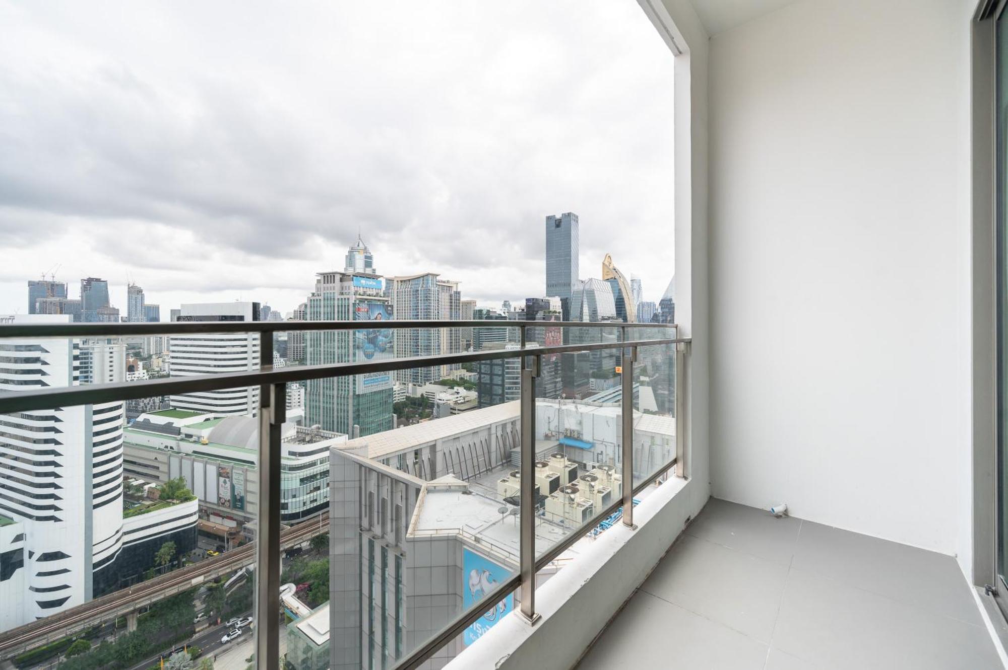 The Rich Residence Sukhumvit Nana Bangkok Exterior photo